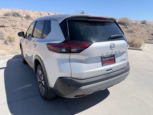 Used 2023 Nissan Rogue SV image 6