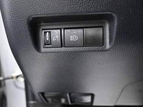 Used 2022 Toyota RAV4 LE FWD image 20