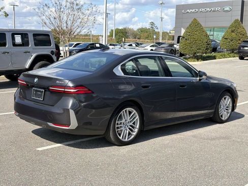 Used 2024 BMW 530i image 5