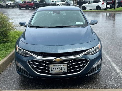 Used 2024 Chevrolet Malibu LT FWD image 2