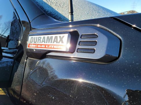 Used 2024 GMC Sierra 3500 AT4 w/ AT4 Premium Plus Package image 5