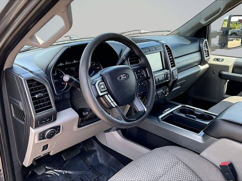 Certified 2020 Ford F250 XLT w/ XLT Premium Package AWD/4WD image 15