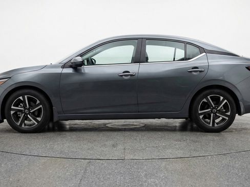 Used 2025 Nissan Sentra SV image 5