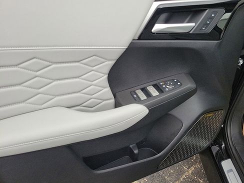 New 2025 Mitsubishi Outlander Platinum Edition image 9