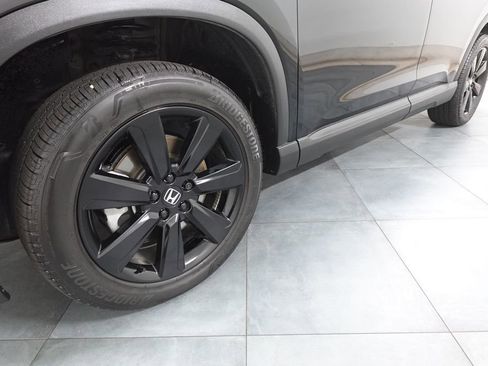 Used 2025 Honda Pilot Black Edition image 32