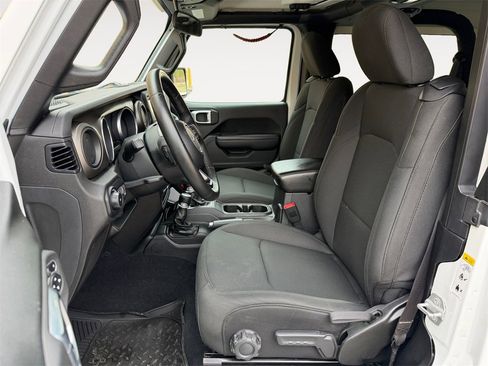 Used 2018 Jeep Wrangler Sport S image 13