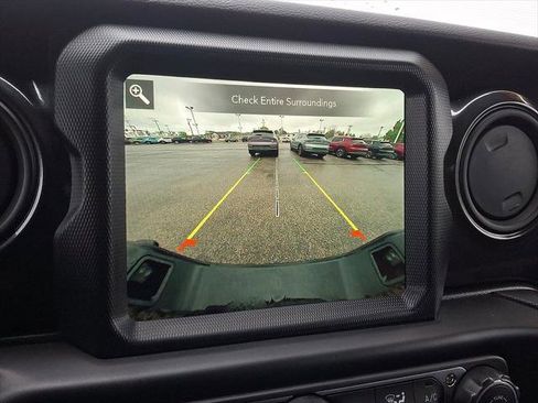 Used 2022 Jeep Gladiator Sport AWD/4WD image 19