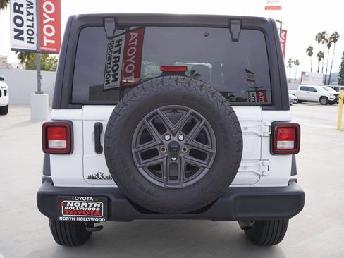 Used 2024 Jeep Wrangler Sport S image 6