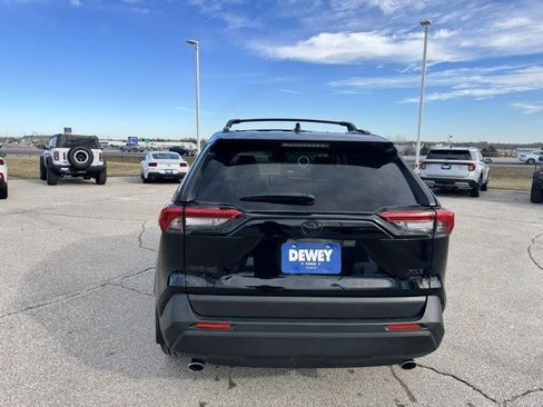 Used 2023 Toyota RAV4 XLE Premium image 7