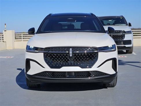 New 2026 Lincoln Nautilus Reserve w/ Jet Appearance Package image 2