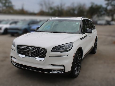 Used 2021 Lincoln Aviator Reserve w/ Equipment Group 201A image 17