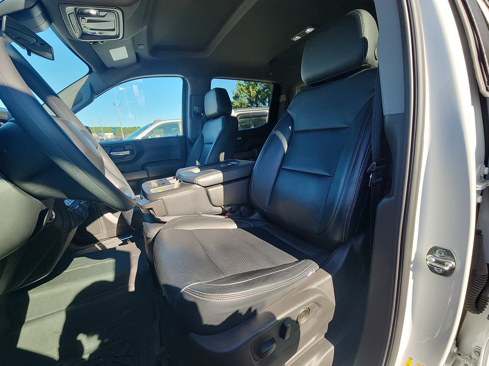 Used 2025 Chevrolet Silverado 1500 Custom Trail Boss w/ Turbomax Blackout Package AWD/4WD image 18