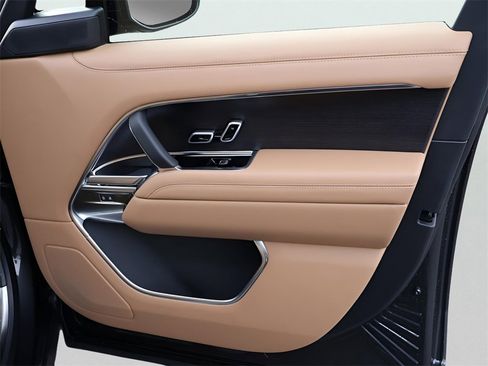 New 2026 Land Rover Range Rover SE image 11