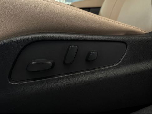 Certified 2024 Cadillac XT4 Luxury image 33