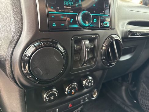 Used 2014 Jeep Wrangler Unlimited Sahara AWD/4WD image 23