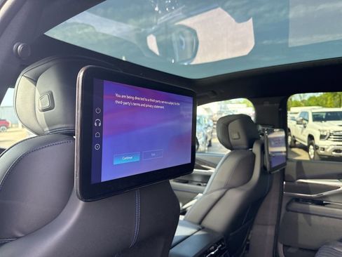 Used 2025 Cadillac Escalade IQ Luxury 1 AWD/4WD image 14