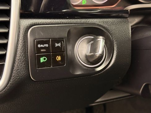 Used 2020 Porsche Cayenne image 27