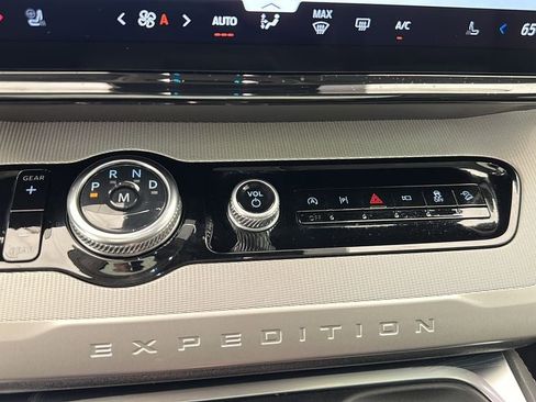Used 2025 Ford Expedition Max Active AWD/4WD image 18