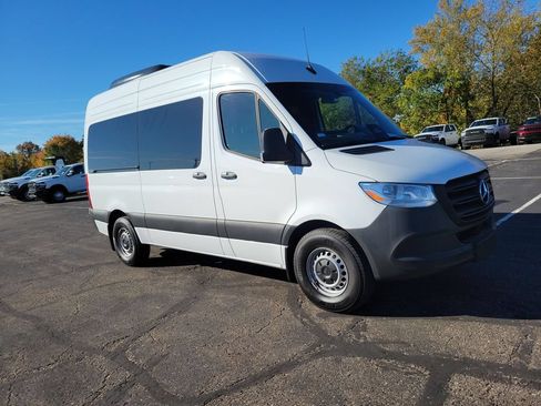Used 2025 Mercedes-Benz Sprinter 2500 image 25