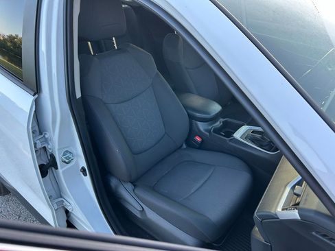 Used 2024 Toyota RAV4 XLE w/ Convenience Package FWD image 15