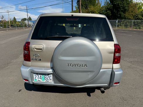 Used 2005 Toyota RAV4 2WD image 5
