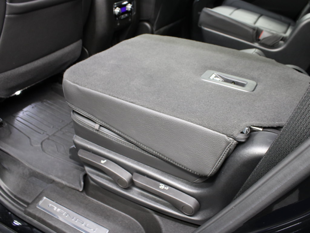 Used 2023 GMC Yukon Denali w/ LPO, Floor Liner Package AWD/4WD image 68