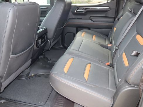 Used 2024 GMC Sierra 1500 AT4 w/ AT4 Premium Package AWD/4WD image 5