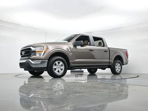 Used 2022 Ford F150 XLT w/ Equipment Group 301A Mid AWD/4WD image 3