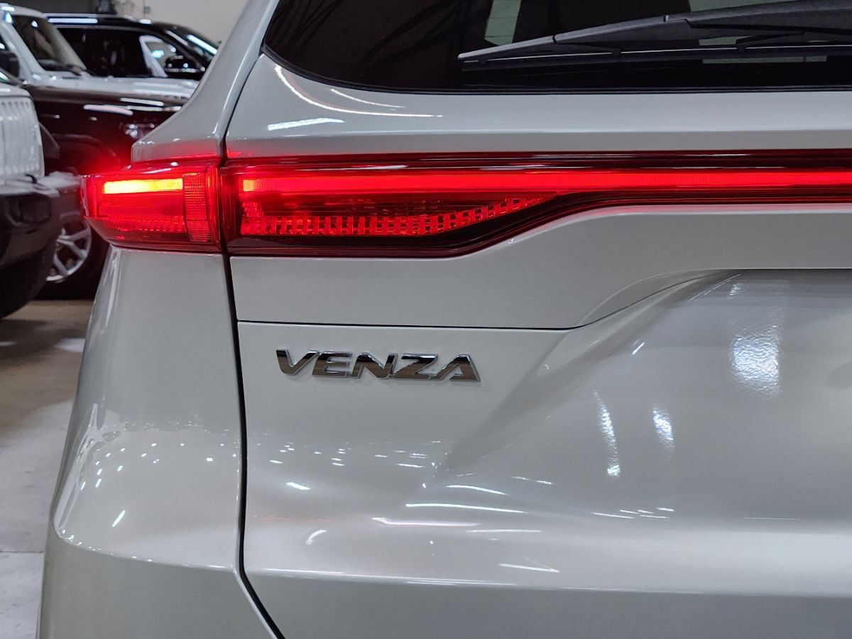 Used 2021 Toyota Venza Limited w/ Advanced Technology Package AWD/4WD image 20