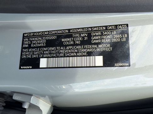 Certified 2025 Volvo V90 B6 Cross Country Ultra AWD/4WD image 25