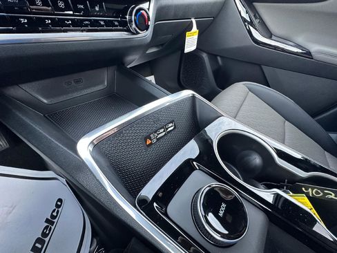 New 2026 Chevrolet Equinox LT w/ Convenience Package II image 22