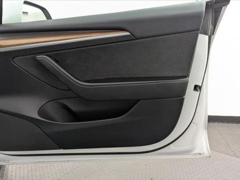 Used 2023 Tesla Model 3 Standard Range image 22