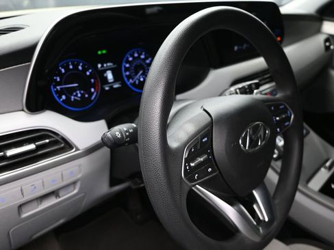 Used 2022 Hyundai Palisade SE image 12