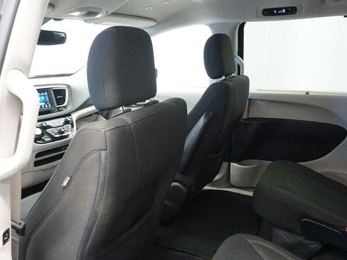 Certified 2018 Chrysler Pacifica Touring Plus image 19