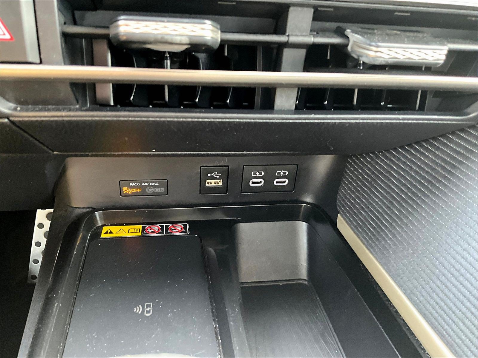 Used 2025 Toyota Camry SE FWD image 16