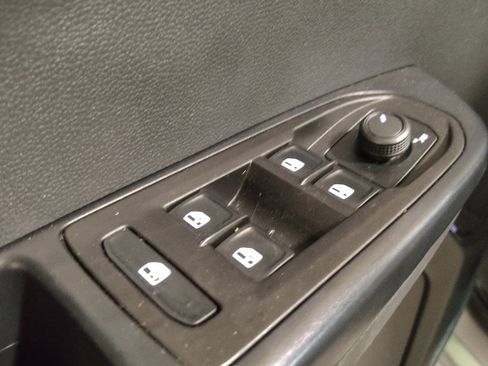 Used 2024 Volkswagen Taos S image 27