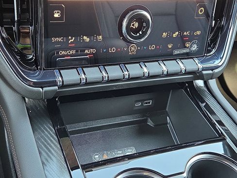 New 2026 GMC Yukon XL AT4 w/ AT4 Premium Plus Package AWD/4WD image 21