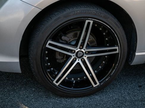 Used 2011 Toyota Venza w/ Premium Pkg #2 image 8