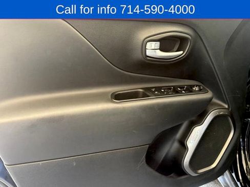 Used 2023 Jeep Renegade Latitude AWD/4WD image 11
