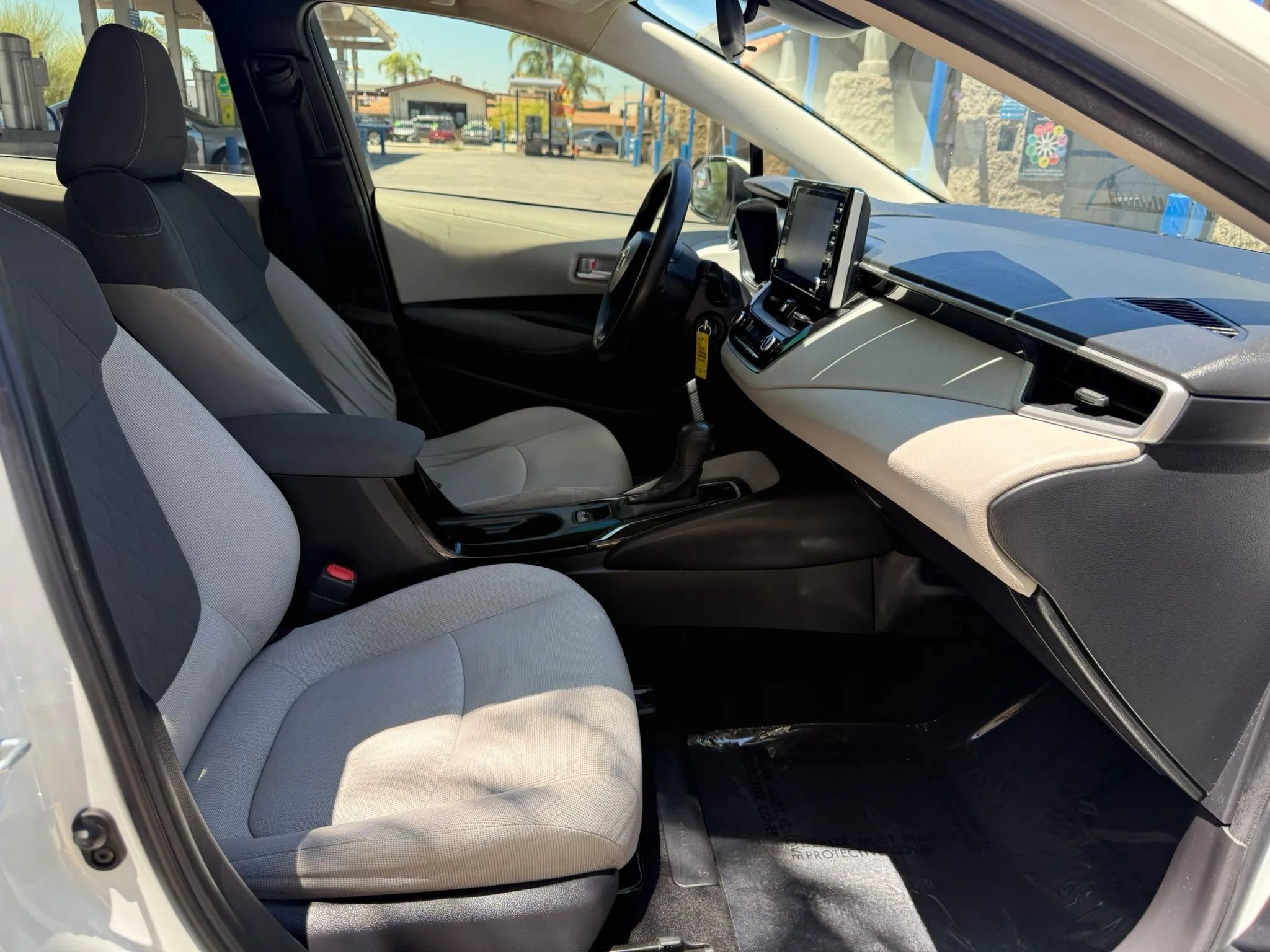 Used 2021 Toyota Corolla LE w/ Carpet Mat Package (TMS) FWD image 15