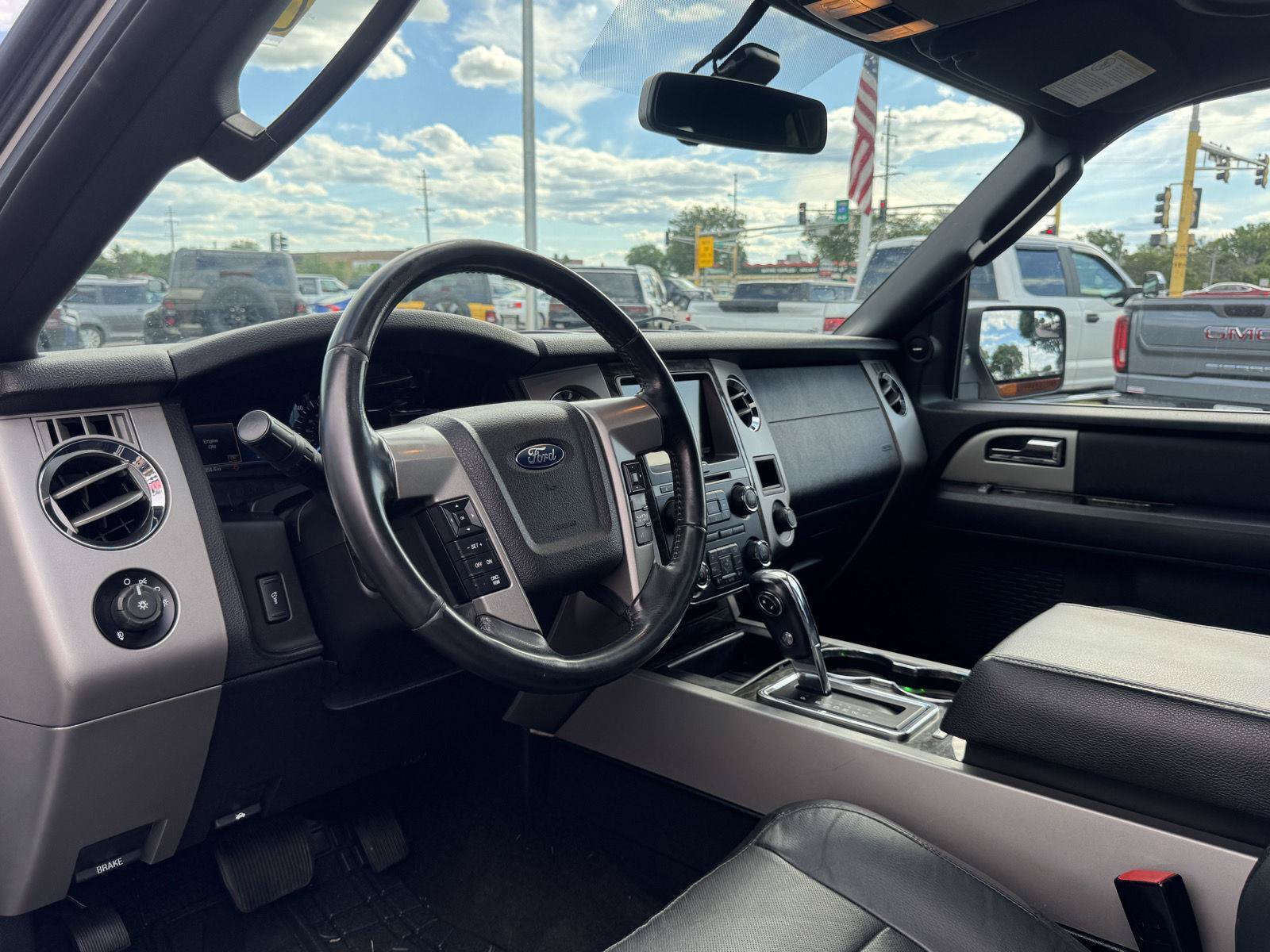 Used 2015 Ford Expedition Limited w/ Equipment Group 301A AWD/4WD image 15