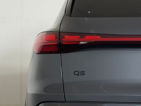 Certified 2025 Audi Q5 Prestige AWD/4WD image 29