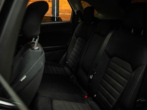 Used 2018 Ford Edge SEL FWD image 10