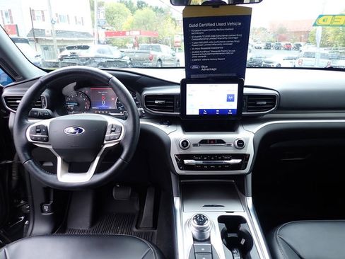 Certified 2022 Ford Explorer XLT w/ Equipment Group 202A image 16