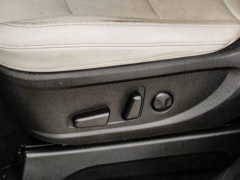 Used 2022 Kia Telluride EX w/ EX Premium Package FWD image 34