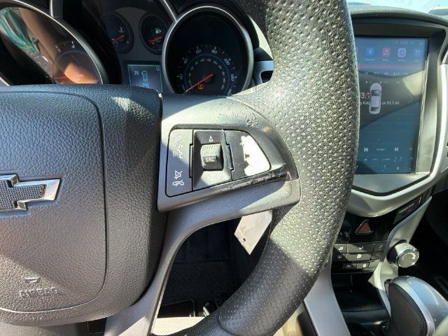 Used 2013 Chevrolet Cruze LS FWD image 30
