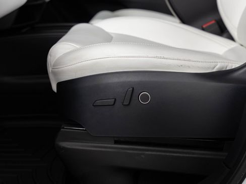 Used 2020 Tesla Model X Long Range image 17