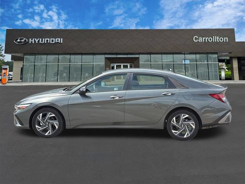 Certified 2025 Hyundai Elantra Sport FWD image 8