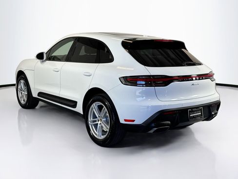 Certified 2025 Porsche Macan image 3