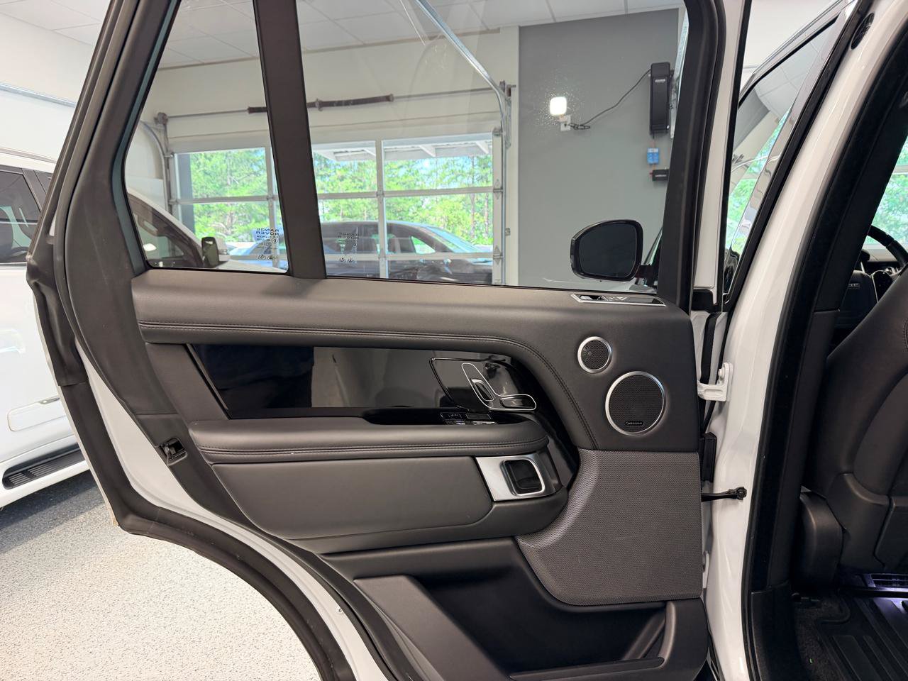 Used 2019 Land Rover Range Rover HSE AWD/4WD image 21